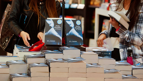 fifty-shades-of-grey-bookstore.jpg