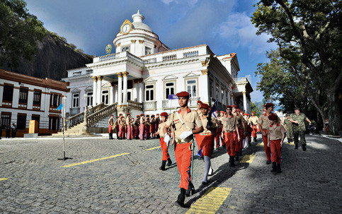 COLÉGIO MILITAR DO RIO DE JANEIRO - A bem da Nação
