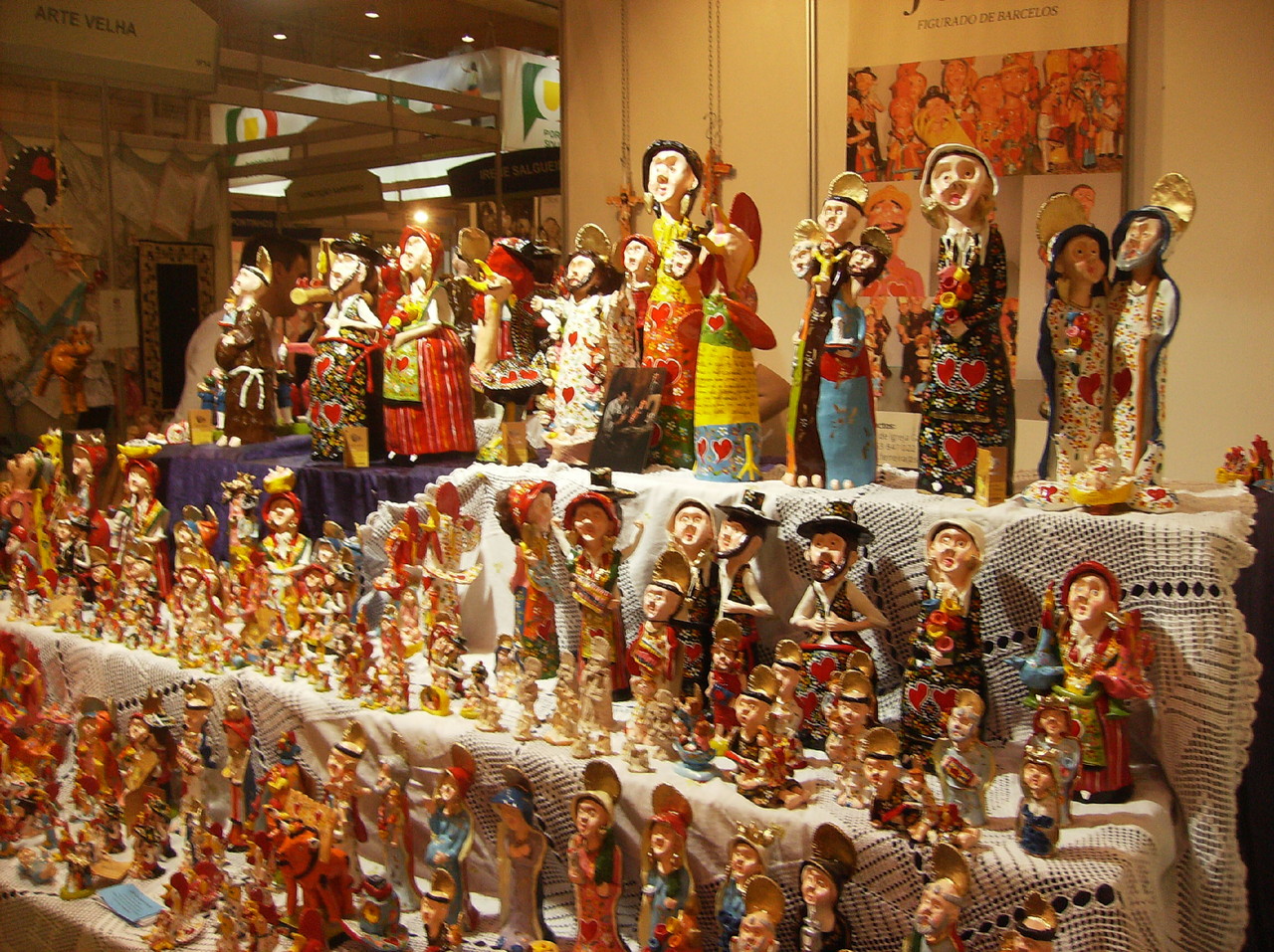 ARTESÃOS DE BARCELOS, GUIMARÃES, VIANA DO CASTELO E VILA VERDE REPRESENTAM O MINHO NA FEIRA Aparador De Aliança Rommanel ~ ARTESÃOS DE BARCELOS, GUIMARÃES, VIANA DO CASTELO E VILA VERDE REPRESENTAM O MINHO NA FEIRA