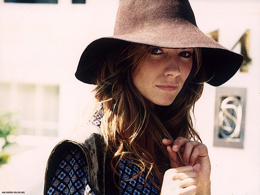 sienna_miller_hats_20080827_10